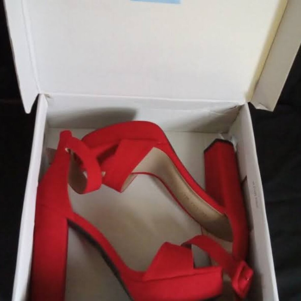 Dream Pairs  Red high heels